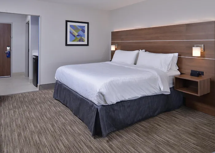 Holiday Inn Express & Suites - Marshalltown By Ihg